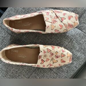 Tom’s shoes, size Women’s 7Medium, for Valentine’s Day!